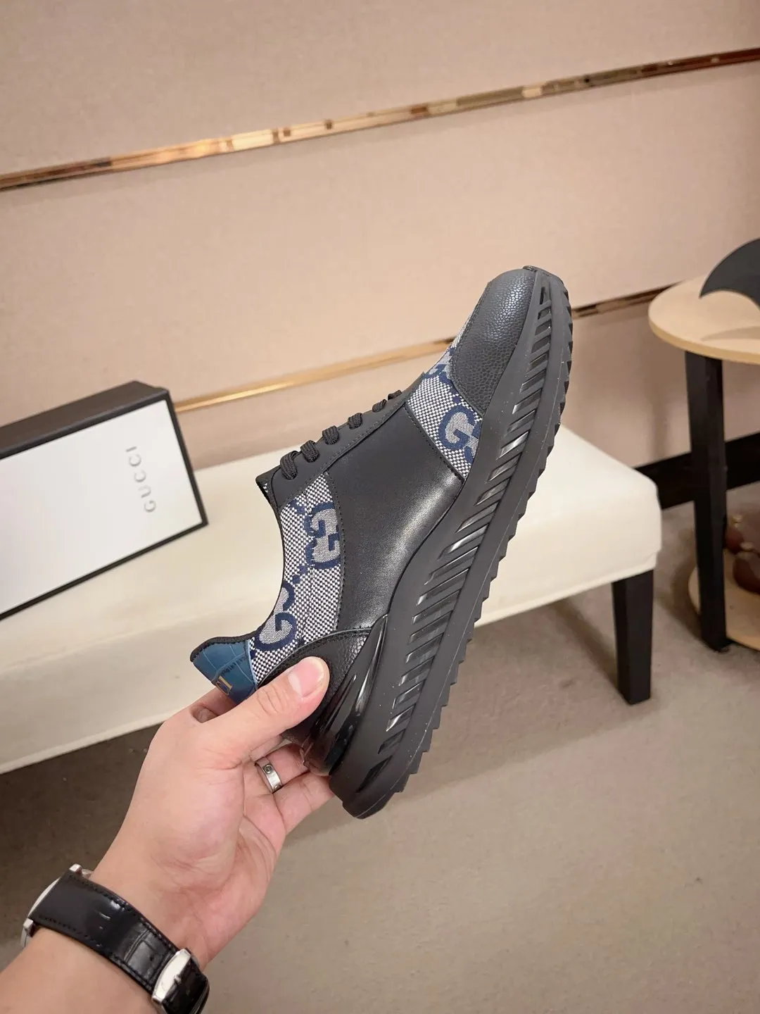 Men's men's shoes💰 462💰🇮🇹🇮🇹GUCCI🔍🔍new models are on sale at the same time at the counter. The uppers🇮🇹 are made of top-grain cowhide imported from Italy. Fully imported genuine leather lining 💪💪, completely 1⃣️ to 1⃣️ replica 🇮🇹💪💪, ⚠ sole: original sole provided by the original factory, exclusive movable molded sole super comfortable, ⚠ original factory follow-up, 🔍🔍 high quality, you can go in and out of the counter at will, welcome to compare⚠. Code number:38-44
